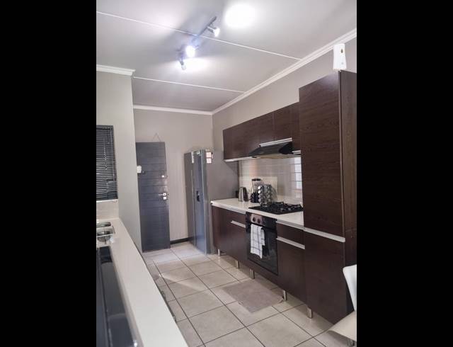 3 BEDROOM TOWNHOUSE FOR SALE IN GREENSTONE HILL